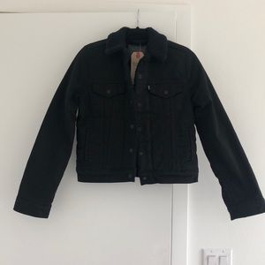 NWT Levi’s Original Sherpa Trucker Jacket